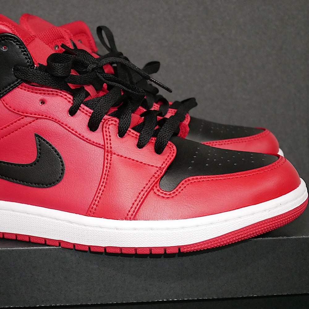 Jordan 1 Mid Reverse Bred 2022